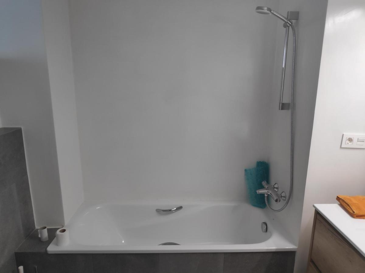 Apartment Close To The Beach With Free Parking Badalona Exterior photo